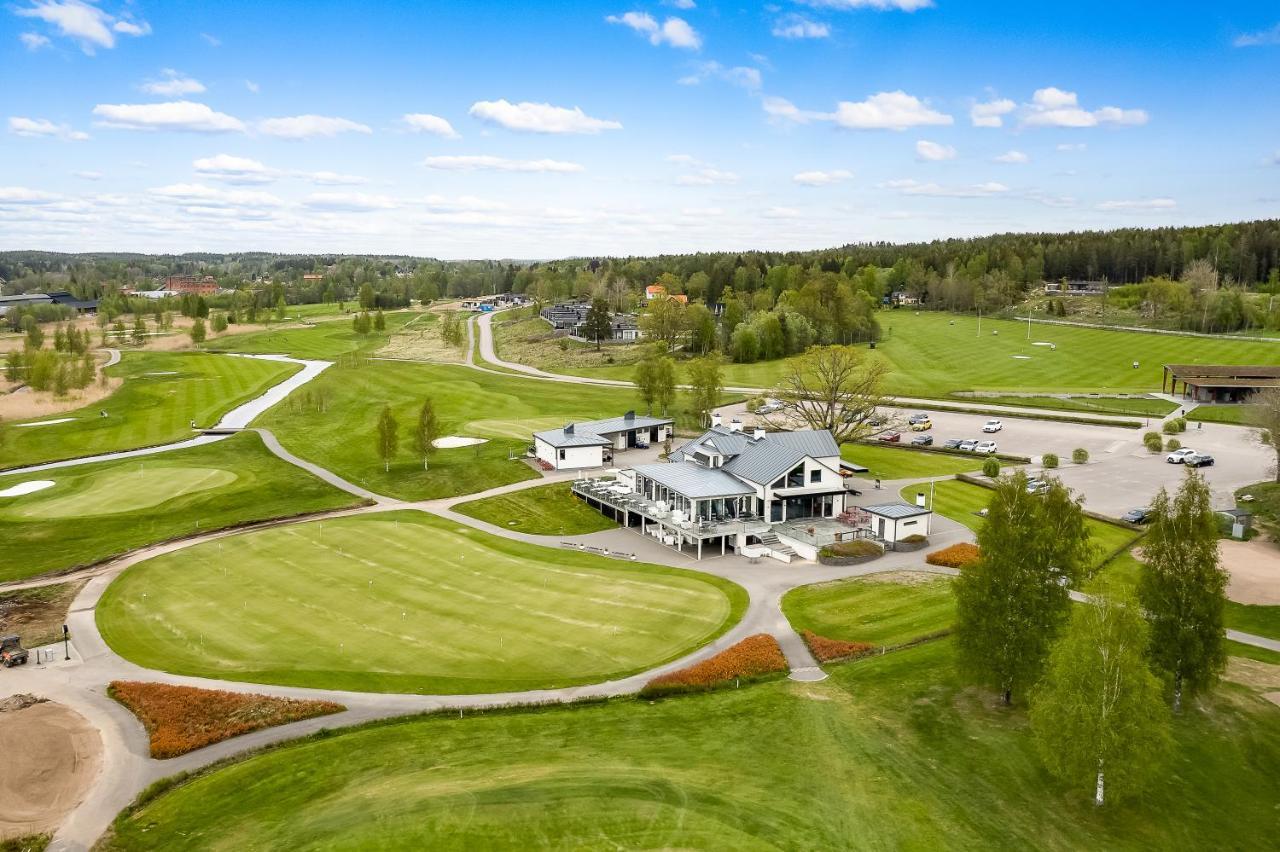 Charming Villa At Askersund Golf Resort Ammeberg Luaran gambar