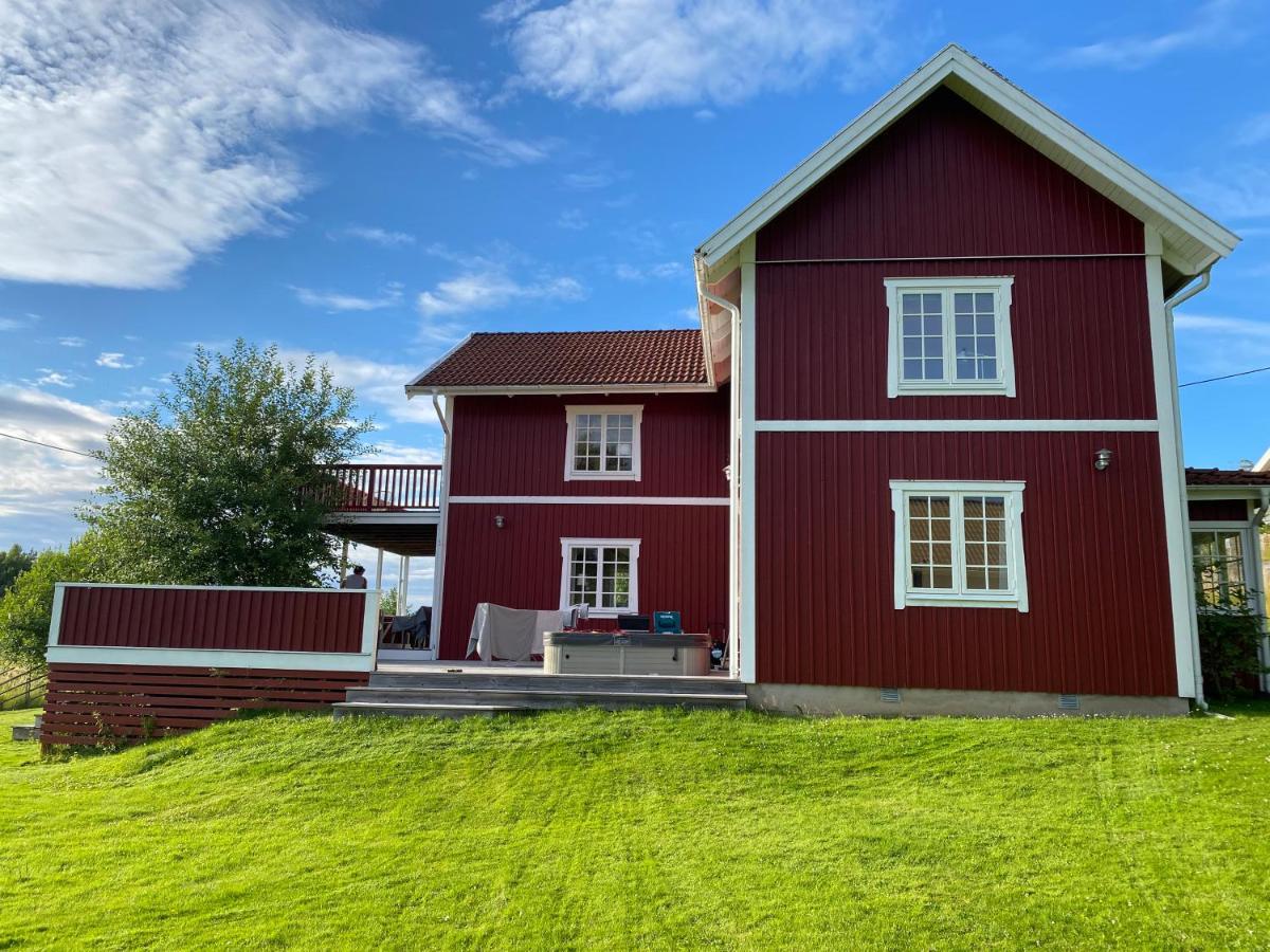 Charming Villa At Askersund Golf Resort Ammeberg Luaran gambar